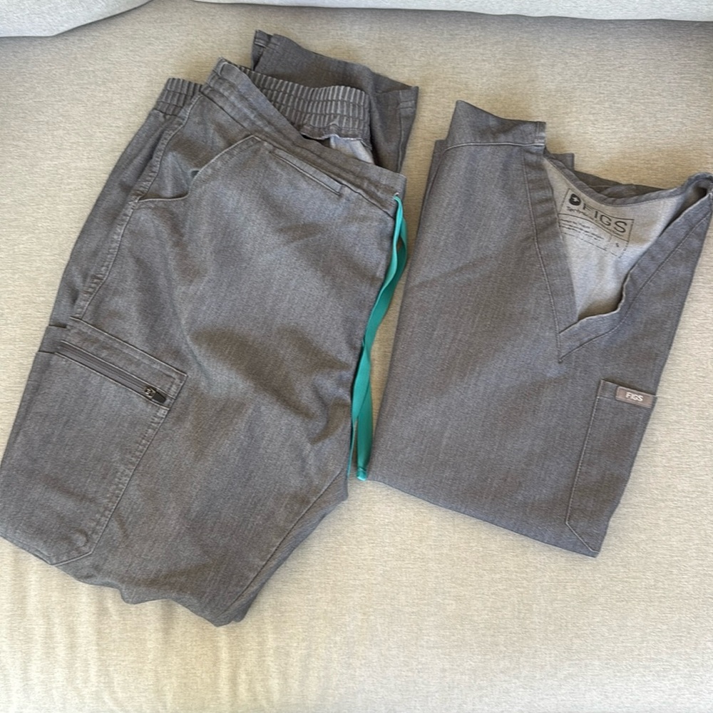 Figs graphite scrub set, small top / petite small bottom